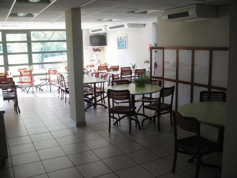 Home Du Buisson Hotel Des Familles Isle ภายนอก รูปภาพ