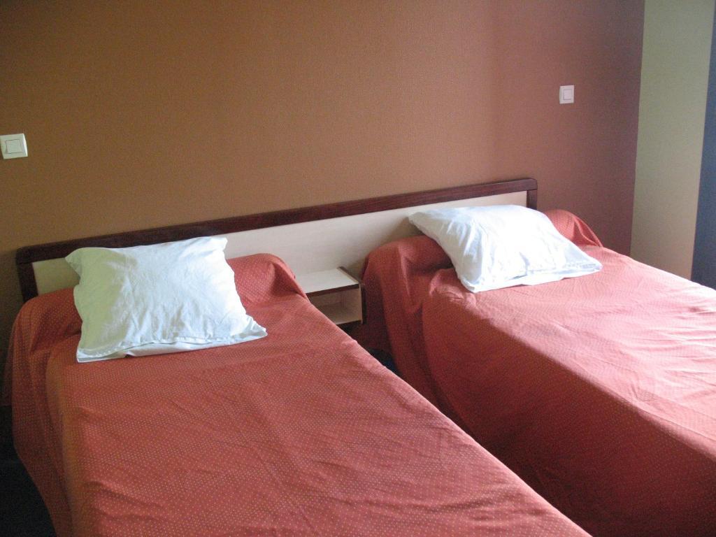 Home Du Buisson Hotel Des Familles Isle ภายนอก รูปภาพ