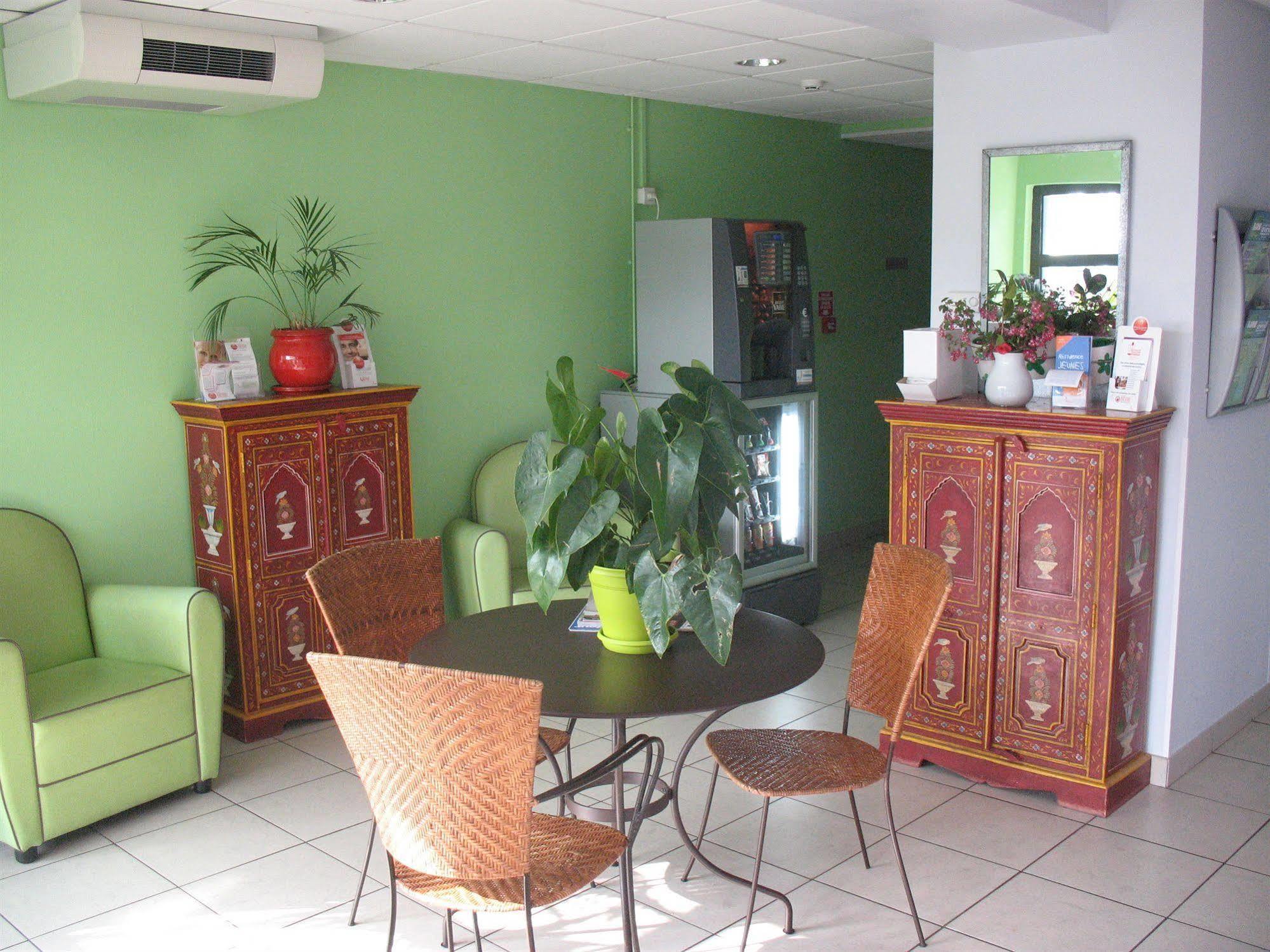 Home Du Buisson Hotel Des Familles Isle ภายนอก รูปภาพ