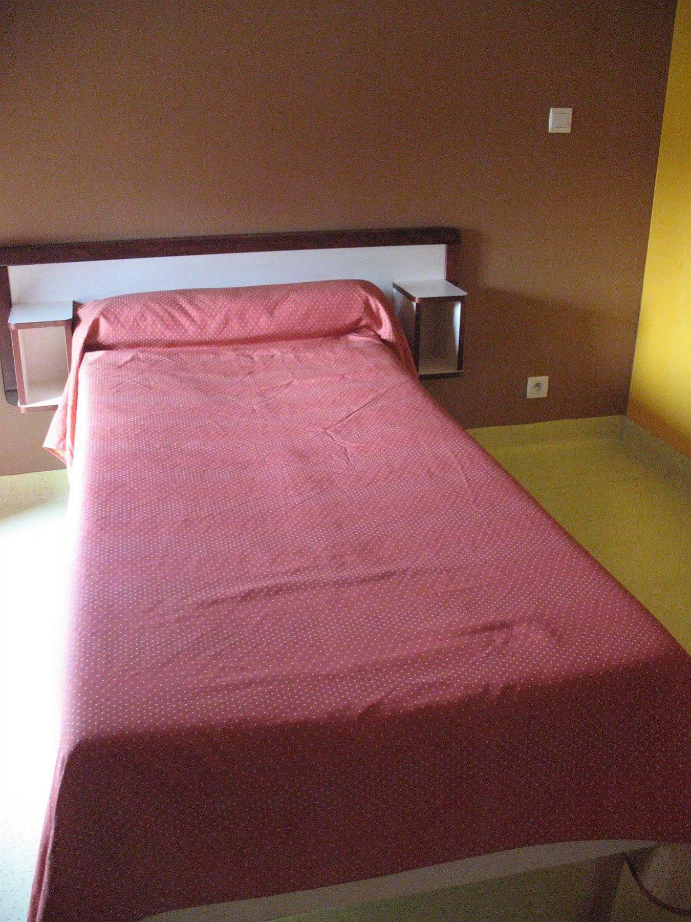 Home Du Buisson Hotel Des Familles Isle ภายนอก รูปภาพ
